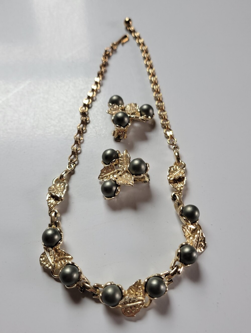 Gold-Tone Leaf Necklace and Clip Earrings with Gray Pearls - Unbranded